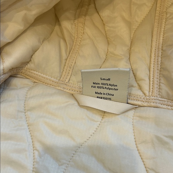 Varley Quilted Cream Hooded Jacket - Picture 2 of 4